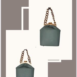 Chic Green Shoulder Bag with Chain Strap